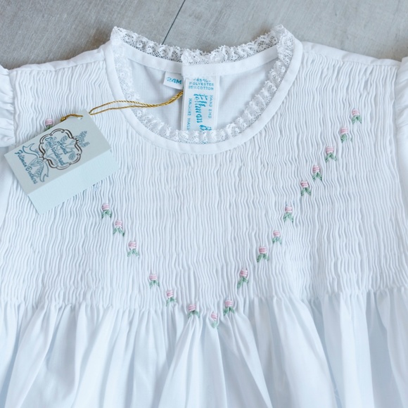 RARE Feltman Brothers White Smocked Romper Bubble With Embroidery Rosebuds NWT - Picture 5 of 6